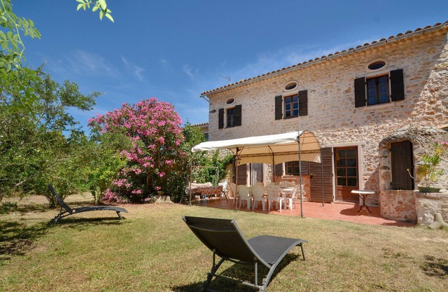 Preciosa casa en La Garde con cocina.