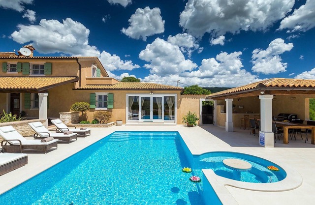 Preciosa casa en Labin - Rabac