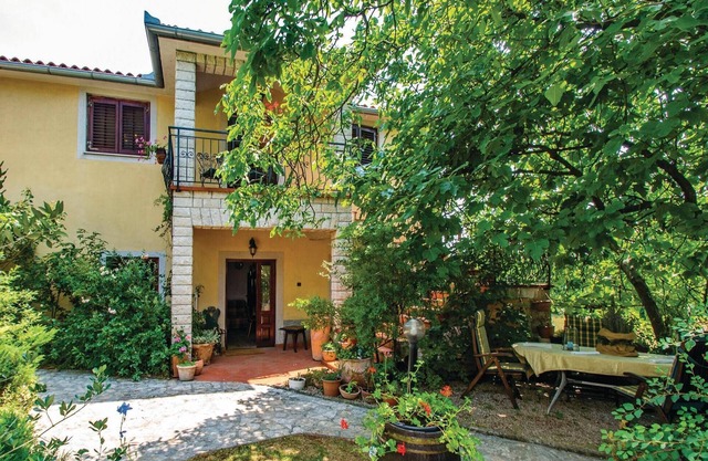 Preciosa casa en Nedescina con sauna