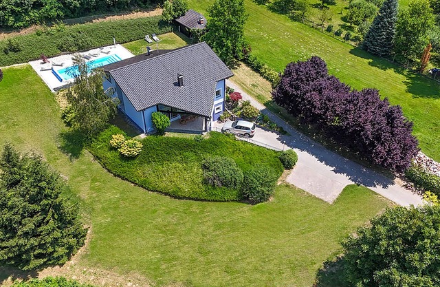 Preciosa casa en Pregrada con piscina privada, puede ser interior o exterior.
