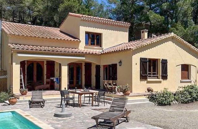 Preciosa casa en Roquebrun con cocina.