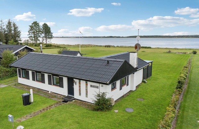 Preciosa casa en Storvörde con cocina
