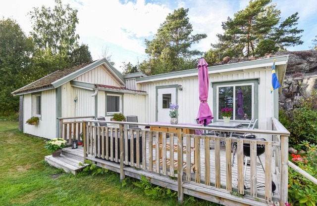 Lovely Home In Strömstad With Wifi