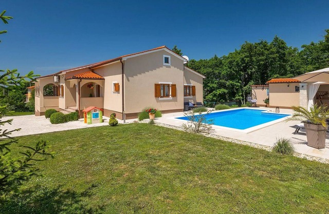Preciosa casa en Svetvincenat