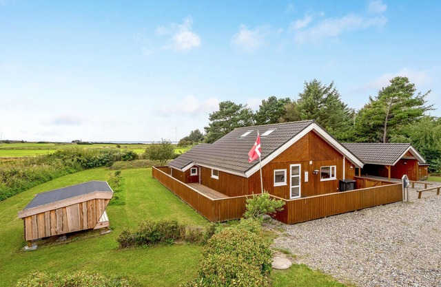 Preciosa casa en Thyholm con sauna