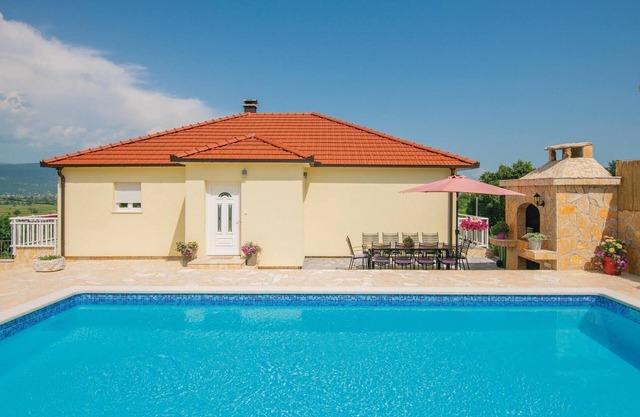 Preciosa casa en Zmijavci con WiFi