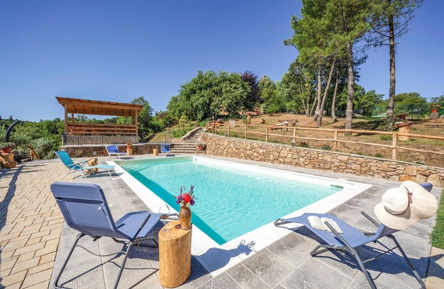 Preciosa casa en Monte San Savino -AR-