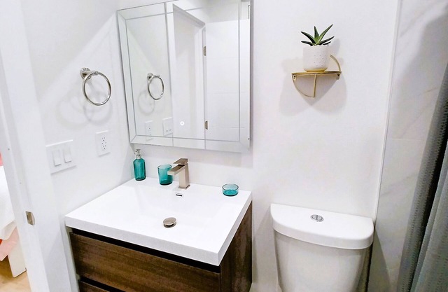 Lovely home newly remodeled near Disneyland, Convention Center and beach