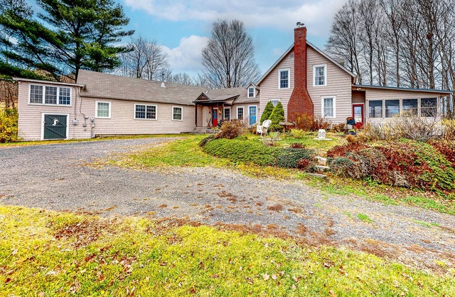 Lovely home on 40 acres near orchards, fishing, trails w/firepit & wood stove