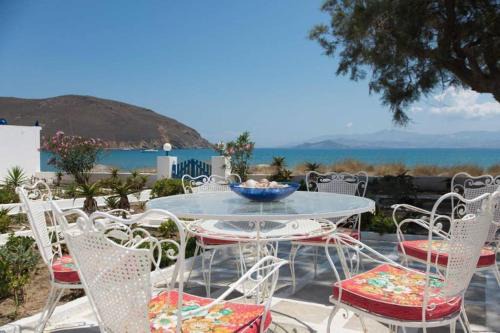 Lovely House Infront Of The Beach In Molos