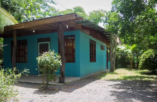 Lovely House Near the Beach, Cabuya