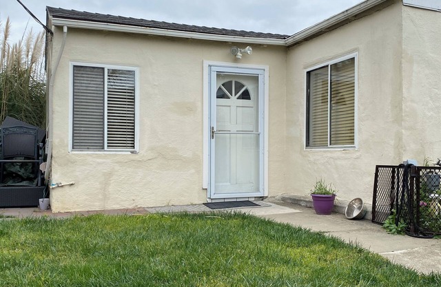 Lovely house with WiFi in charming Alameda