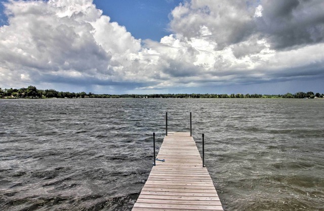 Lovely Lakefront Hideaway - Bring Your Boat!