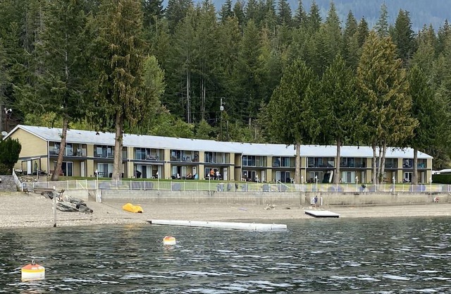 Lovely Lakeside Condo w/ Buoy, Kitchen & Balcony