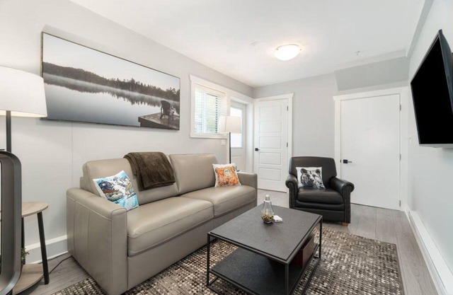 Lovely Laneway House, 1BD