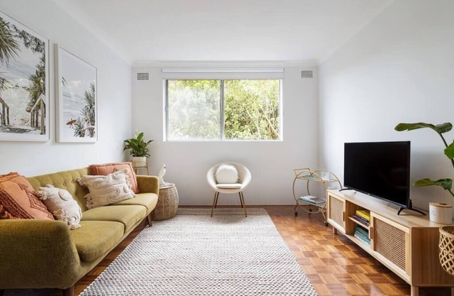 Lovely Leichhardt Local Living With Parking