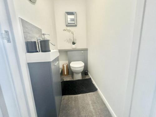 Lovely modern 4 bedroom House in Ashford