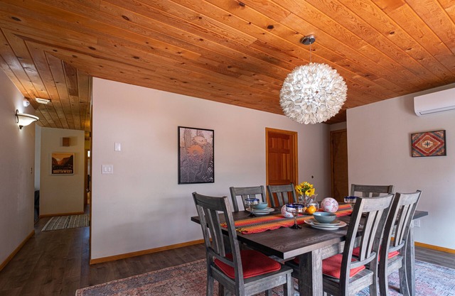 Lovely Mountain style home in Santa Fe with 4.5 acres of privacy