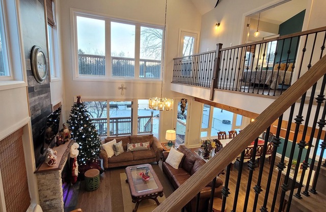 Lovely Newly Built Cottage by the Water