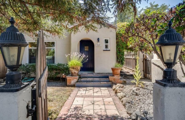 Lovely Palo Alto Cottage ~ Near Stanford, tech companies