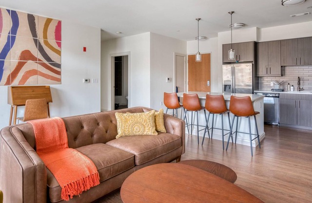 Lovely Pet-Friendly 2BR in Waltham