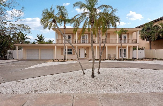 Preciosa piscina Home actualización el famoso St. Círculo de Armand, Sarasota, Florida