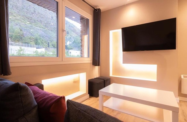 Lovely quiet apartment walking distance ski runs - HUT1-OO5333