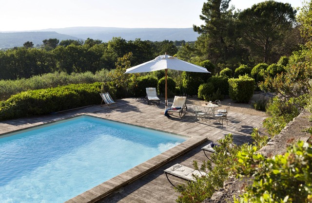 Provenza (Luberon): casa de campo con encanto, vista excepcional, gran piscina y jardines