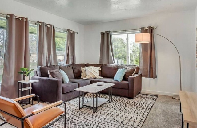 Lovely Renovated Home Perfect for Weekend Getaway.