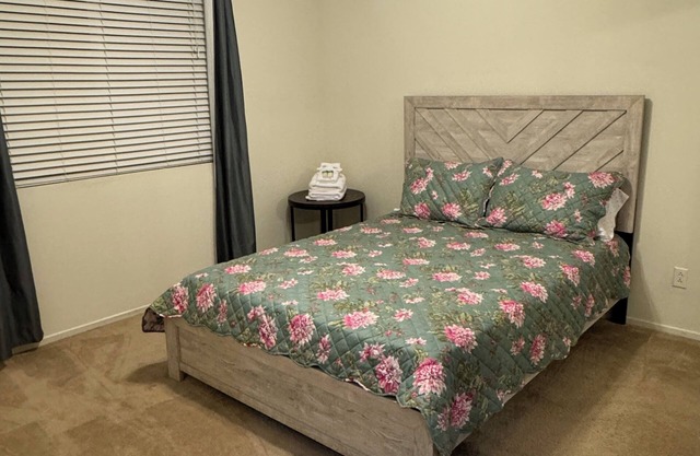 Lovely Room in Hesperia Close to Highway 3