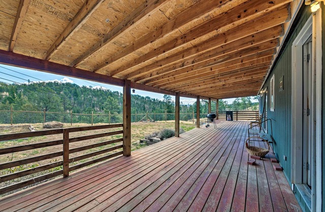 Lovely Ruidoso Cabin w/ Deck - 14 Mi to Ski Apache