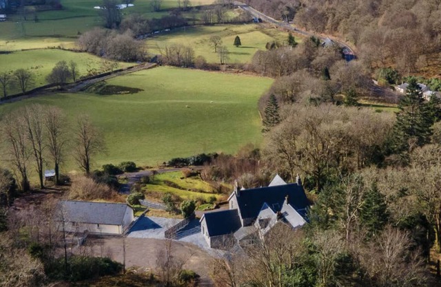 Lovely scenic new cottage close to Glencoe