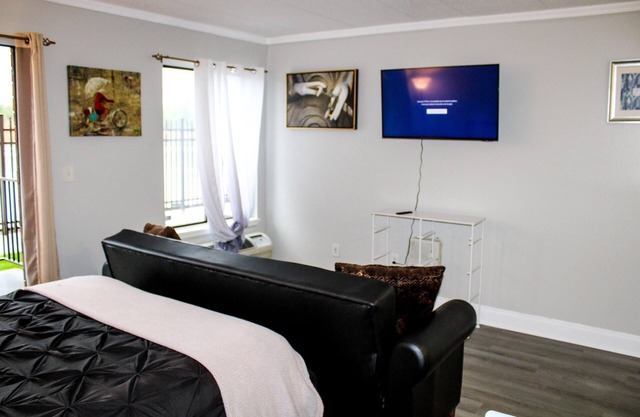 Lovely Seaview Studio Condo