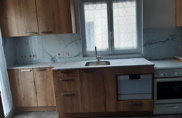 Lovely self-contained studio with terrace and private garden 10 minutes from the fishing port