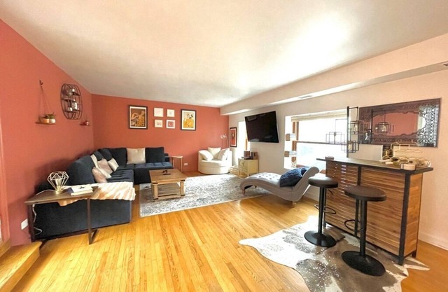 Lovely Spacious Condo w/Private Patio