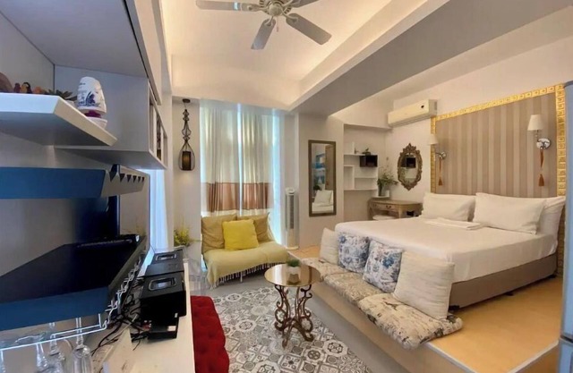Lovely Studio Corner Unit in Myna 319B, Pico de loro