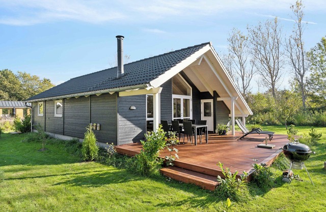 Lovely summer house with SPA, close to the beach.