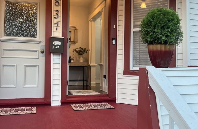 Lovely Three bedroom home and backyard