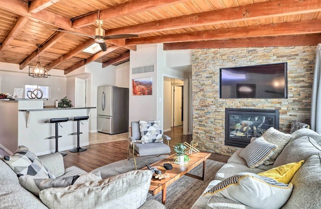 Lovely Toquerville Home w/ Private Hot Tub!