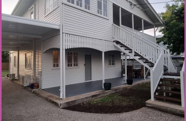 Lovely Tropical Queenslander - Downstairs Unit 2 b