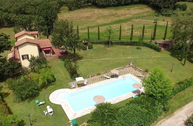Casa de vacaciones en la Toscana A / C, piscina, WIFI, TV, patio, para familias