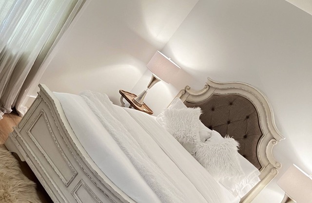 Lovely two bedroom apartment with indoor fireplace