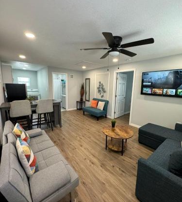Lovely unit central location