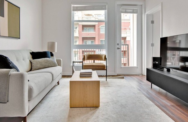 Lovely Uptown 1BR w/ W/D, Gym & Pool, walk to RiNo bars, by Blueground