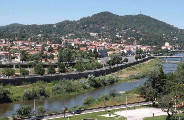 Alojamiento de 4 habitaciones en St Christol Les Ales