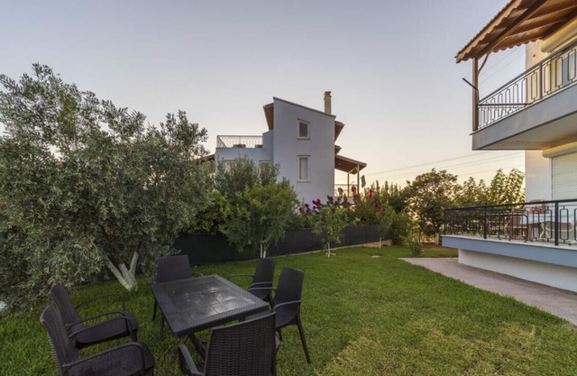 Lovely Villa with Pool and Garden in Antalya