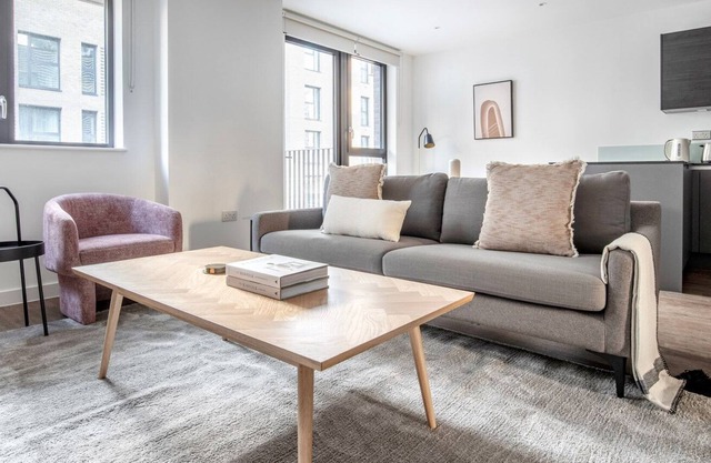 Lovely Walthamstow 2BR w/ Gym, nr Tube, by Blueground