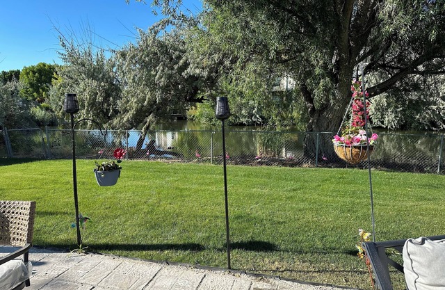 Lovely Waterfront Retreat w/View in Nampa (Close to Meridian & Boise)!