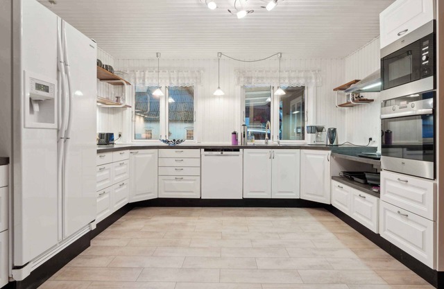 Lovely, well-insulated and dog-friendly house