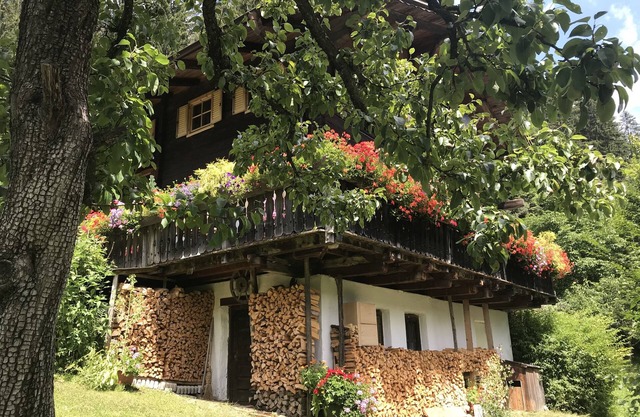 Granja restaurada en medio de las montañas del Tirol del Sur